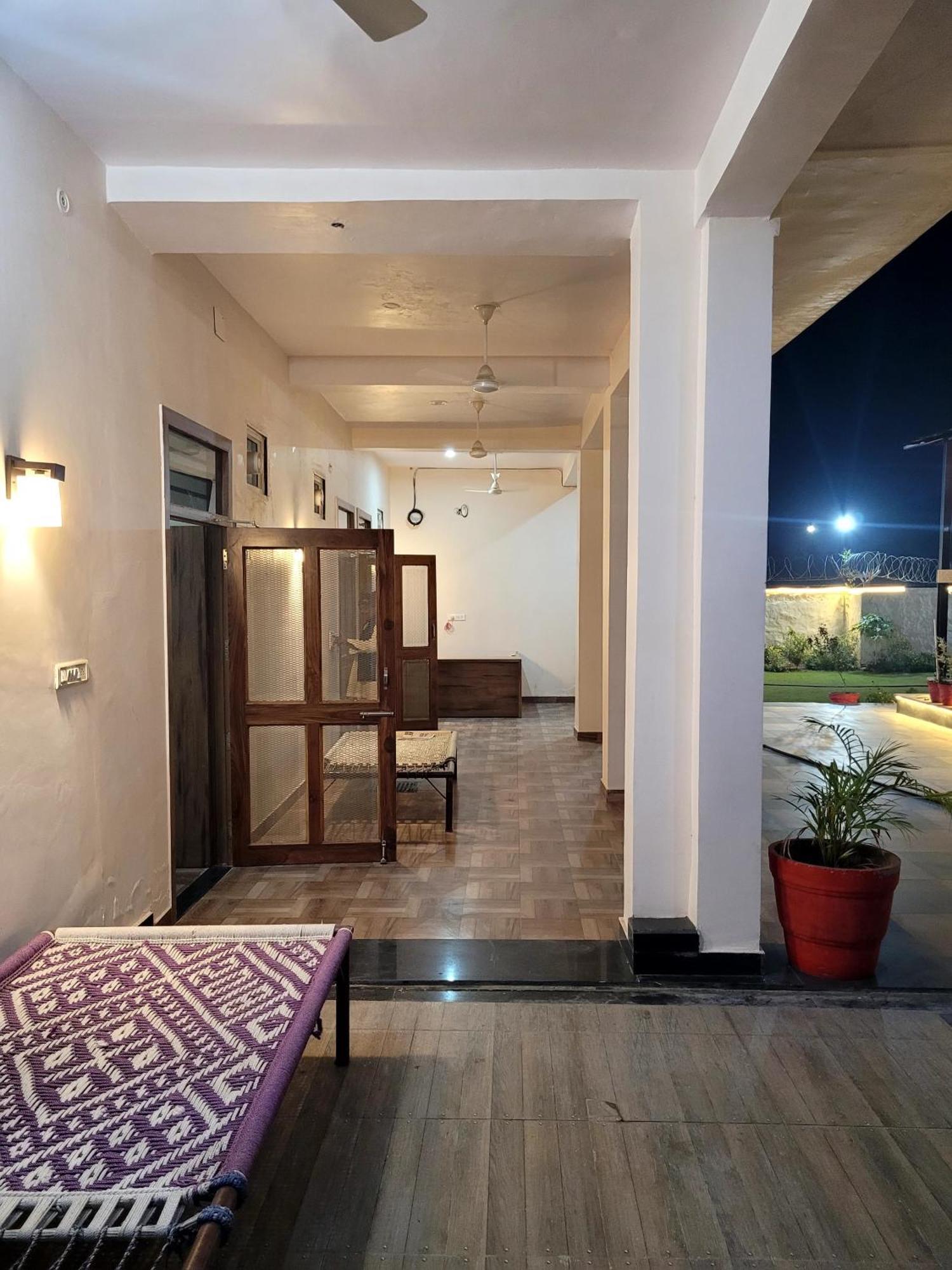 Villa Marks Farm à Alwar Extérieur photo